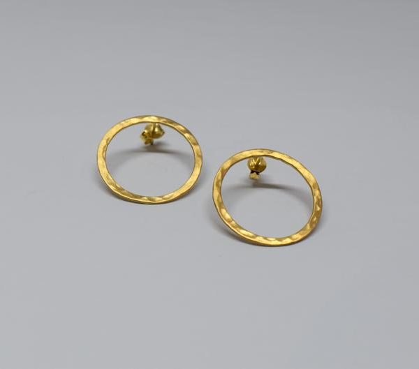 Circle-Hammered-Gold-Earrings_1-600x529.jpg